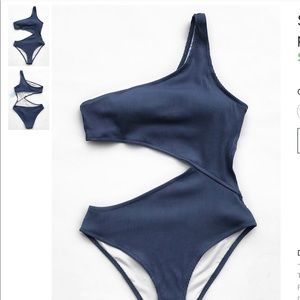 Cup she one-piece swimsuit